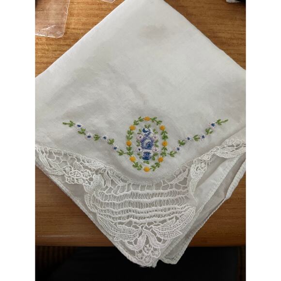 Small Triangle Handmade Embroidered Loom Pendants from Vintage Handkerchiefs - Picture 4 of 6